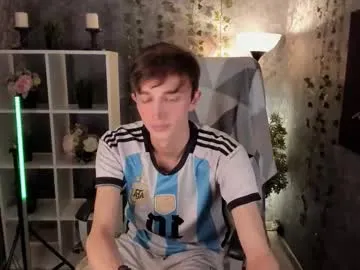 LauraFord – webcam model profile photo Image 8