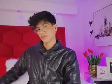 charlie_eusse – webcam model profile photo Image 16