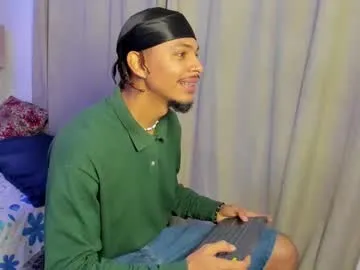 AmyBelmontt – webcam model profile photo Image 3