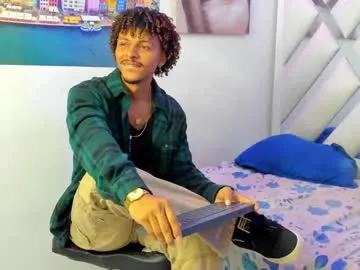 AmyBelmontt – webcam model profile photo Image 6