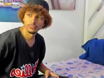 AmyBelmontt – webcam model profile photo Image 8