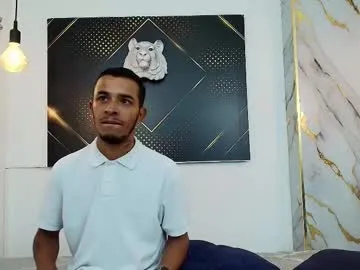 LiaBrooks – webcam model profile photo Image 13