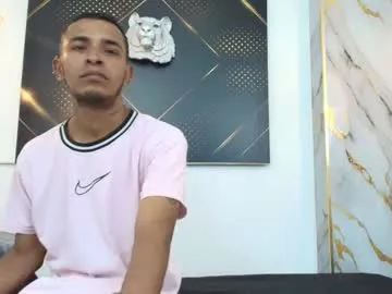 LiaBrooks – webcam model profile photo Image 16