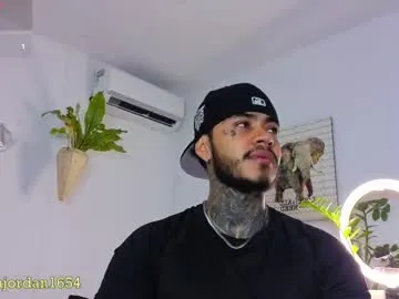 SkyLumen – webcam model profile photo Image 15