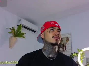 SkyLumen – webcam model profile photo Image 18