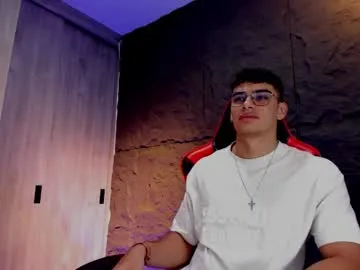 Juhone – webcam model profile photo Image 13