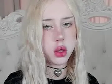 Lololevy – webcam model profile photo Image 11