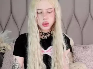 Lololevy – webcam model profile photo Image 3