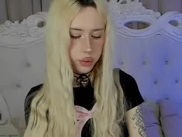 Lololevy – webcam model profile photo Image 8