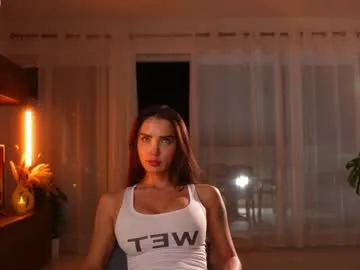 AngelinaEllen – webcam model profile photo Image 2