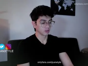 JadeMartinelli – webcam model profile photo Image 3