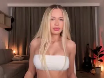 AmyBelmontt – webcam model profile photo Image 17