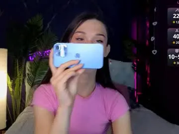 LauraFord – webcam model profile photo Image 18