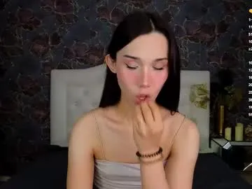 LauraFord – webcam model profile photo Image 3