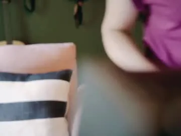 AdaraMillss – webcam model profile photo Image 4