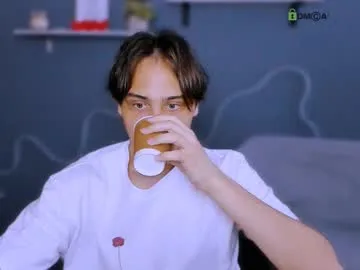 kai101010 – webcam model profile photo Image 5