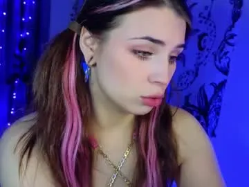 MiraLocks – webcam model profile photo Image 13