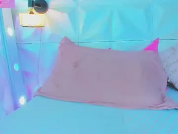 CassieGil – webcam model profile photo Image 12