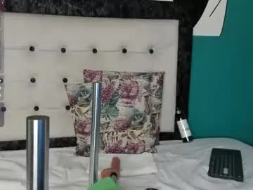 ArianaSole – webcam model profile photo Image 8