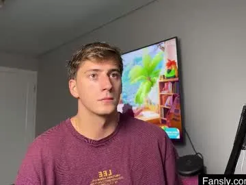 GiaMazzon – webcam model profile photo Image 14