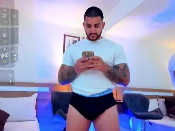 LauraFord – webcam model profile photo Image 9