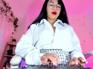 SatiPiercee – webcam model profile photo Image 4