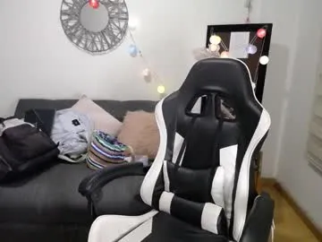 SkyLumen – webcam model profile photo Image 17