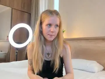 CassieGil – webcam model profile photo Image 2