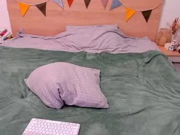 MavisReeve – webcam model profile photo Image 11