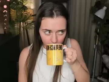 AmyBelmontt – webcam model profile photo Image 11