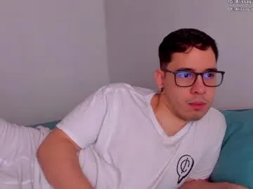 Lololevy – webcam model profile photo Image 11