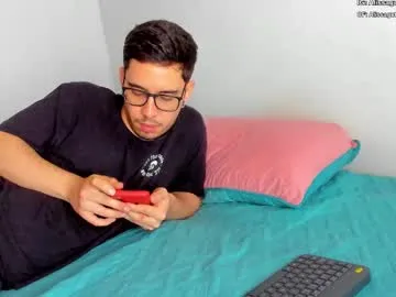 Lololevy – webcam model profile photo Image 5