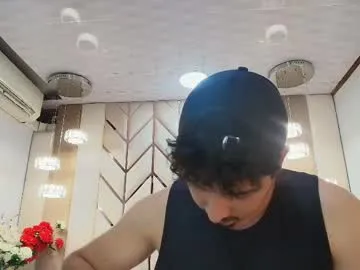 Noya – webcam model profile photo Image 2