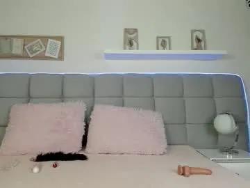 ArianaSole – webcam model profile photo Image 5