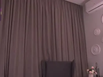 GreciaMorgan – webcam model profile photo Image 14