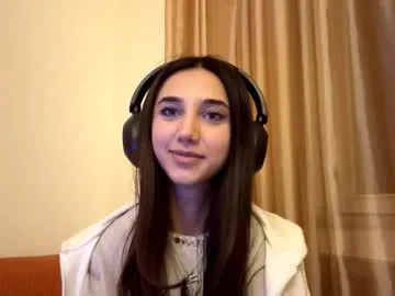 SkyLumen – webcam model profile photo Image 9