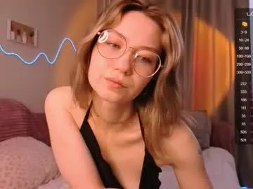 CassieGil – webcam model profile photo Image 15