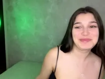 NikkiHollandXXX – webcam model profile photo Image 14