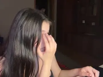 NikkiHollandXXX – webcam model profile photo Image 17