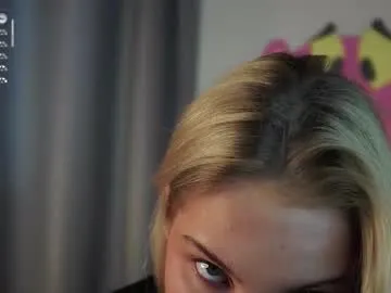 CassieGil – webcam model profile photo Image 16