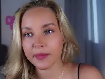 CassieGil – webcam model profile photo Image 18