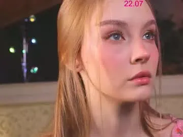 CassieGil – webcam model profile photo Image 3