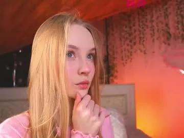 CassieGil – webcam model profile photo Image 4