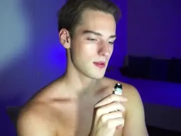 Donovan_Desmond – webcam model profile photo Image 14