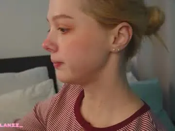 SkyLumen – webcam model profile photo Image 12