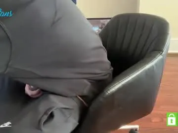 Donovan_Desmond – webcam model profile photo Image 12