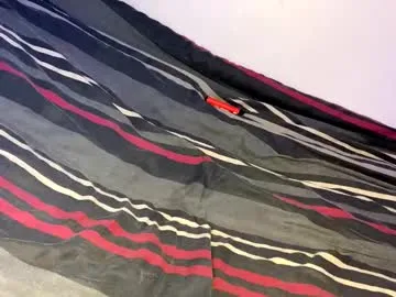 Olsuh – webcam model profile photo Image 12