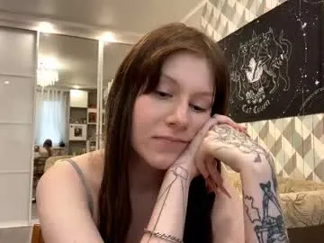 LaraHarvey – webcam model profile photo Image 2