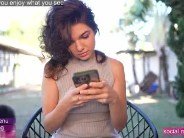 Daphne_Beaumont – webcam model profile photo Image 10