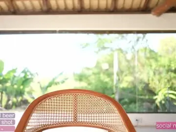 Daphne_Beaumont – webcam model profile photo Image 15